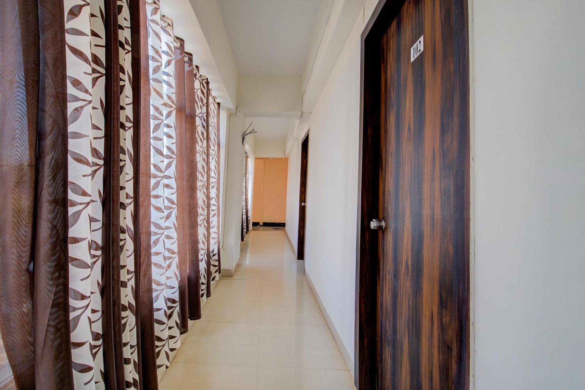 Hotel O Sairaj Lodge Méribel Village エクステリア 写真